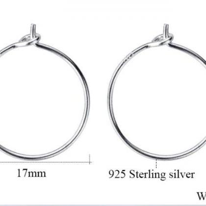 Simple Silver Hoop Pierced Round Circle Earring..