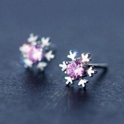 Small Snowflake Studs Flower Earring, Tiny..
