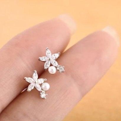 Cute Round Flower White Pearl Women Earring,925..