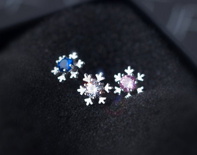 Small Snowflake Studs Flower Earring, Tiny Earring, 925 Sterling Silver , Studs Earring, Minimalist Earring, Boho Earring, Gift For Her