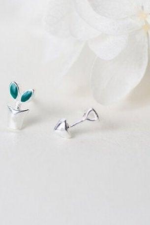 Love Adorable Plant Shovel Studs Silver Earring ,925 Sterling Silver,Minimalist Earring,Boho Earring,Gift for her Wedding Gift. Jewellery.