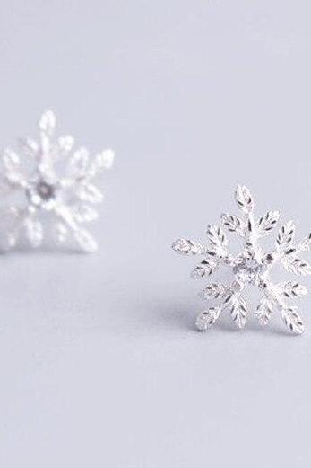 New Fashion Snowflake MicroSet Sweet Flower Studs,925 Sterling Silver,Minimalist Earring, Boho Earring,Tiny Earring,Gift For her, Jewellery.